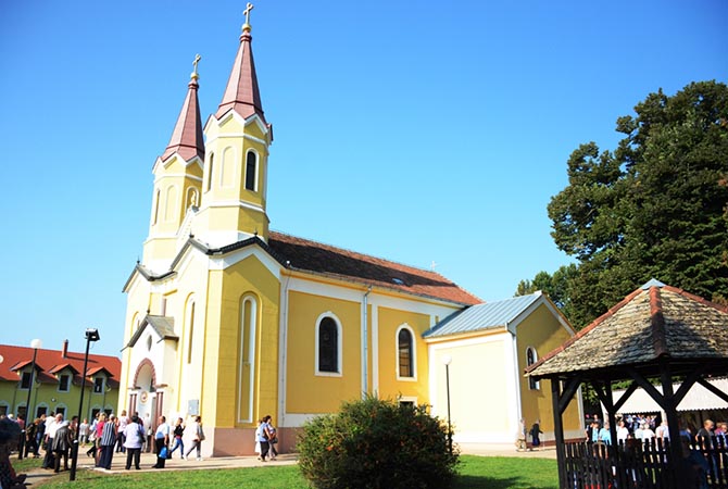 Doroszlói templom